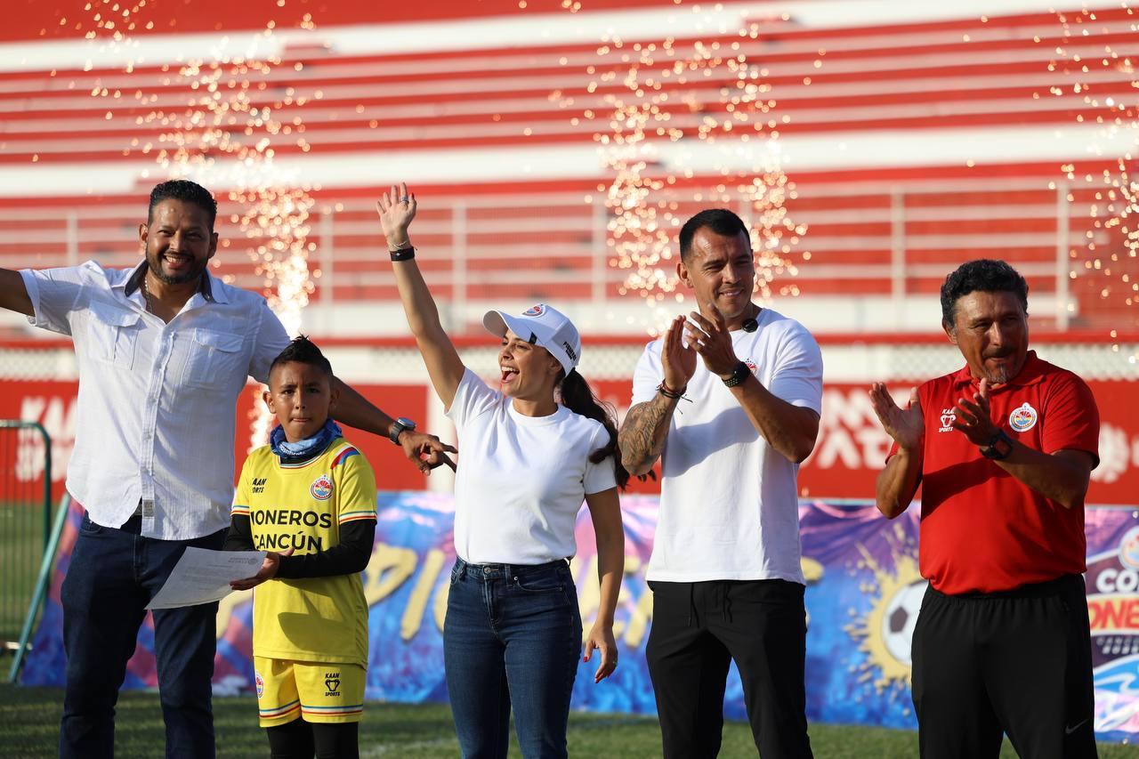 uploads/6/32/01 (1783).Jpeg